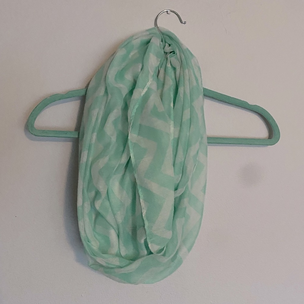 Infinity scarf. Tags removed. Information unknown